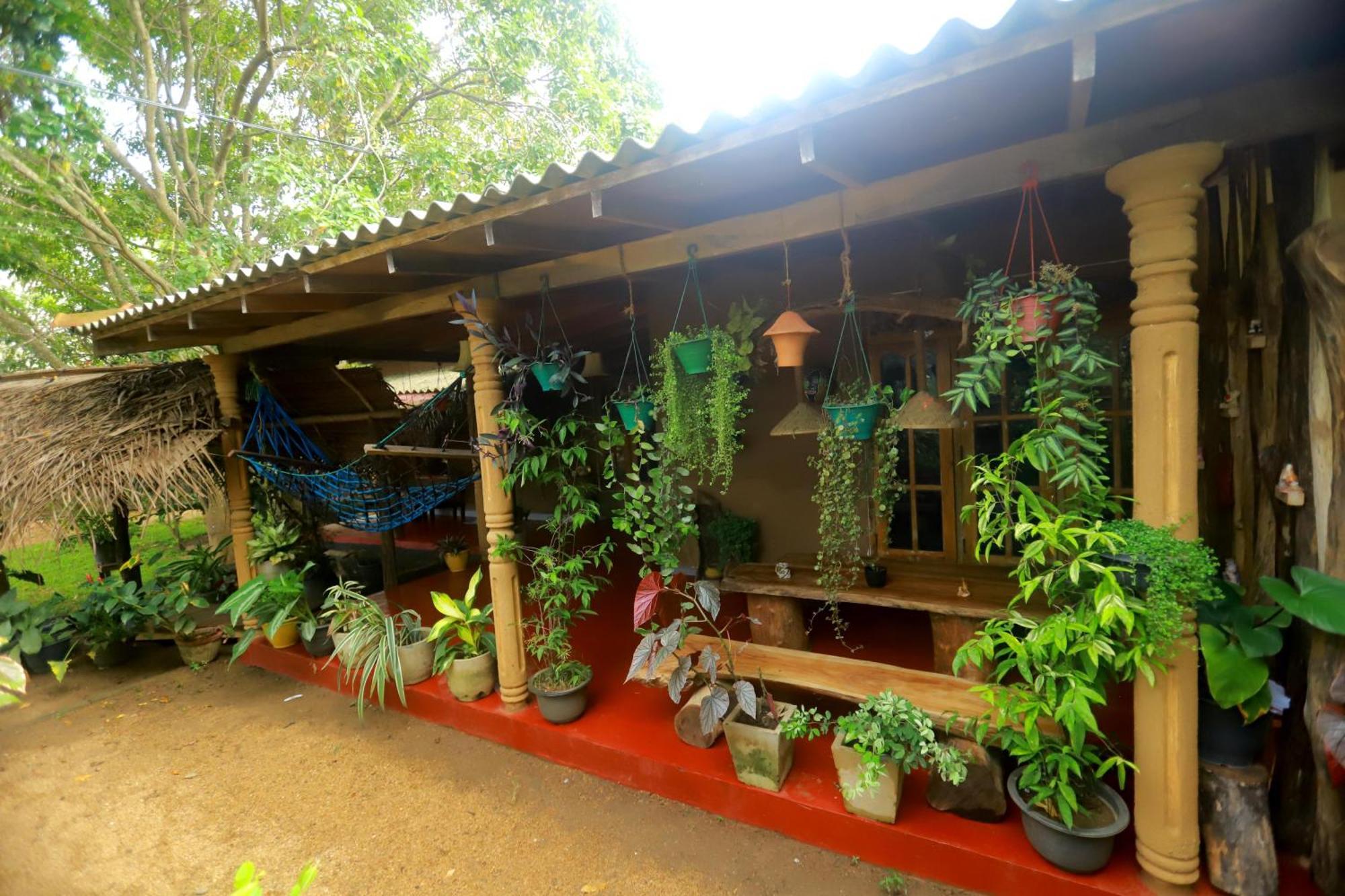 Dinna Nature Hostel Sigiriya Buitenkant foto